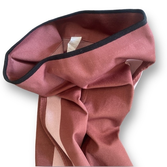 FABLETICS High-Waisted Seamless Compression Colorblock Leggings Women’s … - Picture 5 of 12